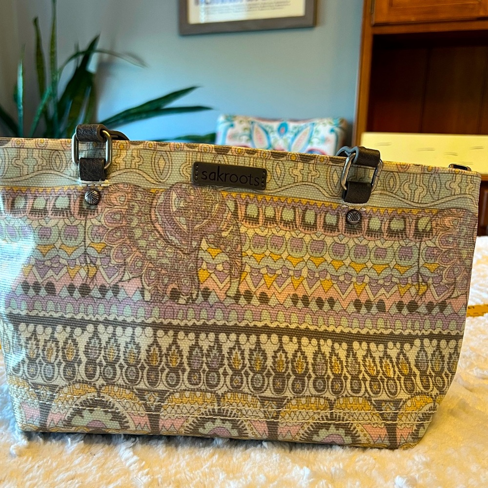 Sakroots Handled Handbag. 💖💃♻️